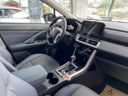 Mitsubishi Xpander CrossMitsubishi-Xpander-Cross-2023-trang-0941141969-8-scaled
