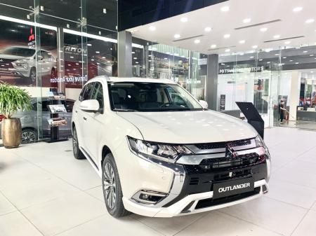 Mitsubishi Outlander 2.0 CVTz4204742736206-e680fa58297fc96aefd0c3f9cfaf0c2e