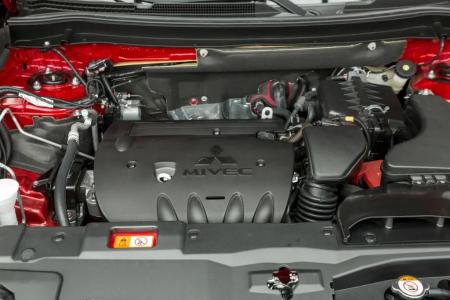 Mitsubishi Outlander 2.0 CVTz4205138641068-166daaf73aae48adbc39a4f4840126f6